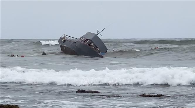 Lật tàu ở San Diego (Mỹ) gây nhiều thương vong - Ảnh thời sự quốc tế - Văn hóa xã hội - Thông tấn xã Việt Nam (TTXVN)