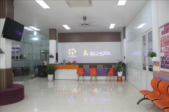 Trong ảnh: Trung tâm Anh ngữ APLUS Ninh Bình tại cơ ở số 124 Đồng Giao, phường Bắc Sơn, thành phố Tam Điệp, tỉnh Ninh Bình. Ảnh: Thùy Dung - TTXVN