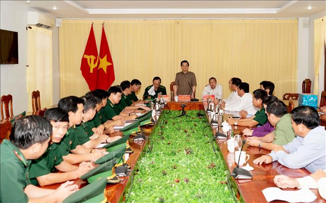 Bí thư Tỉnh ủy An Giang Lê Hồng Quang phát biểu tại buổi làm việc với Bộ Chỉ huy Bộ đội Biên phòng tỉnh An Giang. Ảnh: Công Mạo-TTXVN