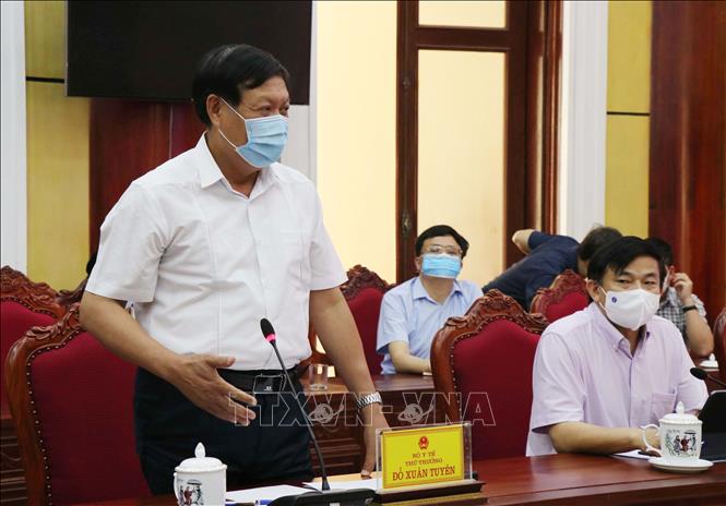 Thứ trưởng Bộ Y tế Đỗ Xuân Tuyên phát biểu tại buổi làm việc với lãnh đạo tỉnh Bắc Ninh. Ảnh: Thái Hùng - TTXVN