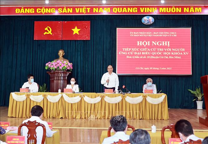 Chủ tịch nước Nguyễn Xuân Phúc tiếp xúc cử tri tại các ...