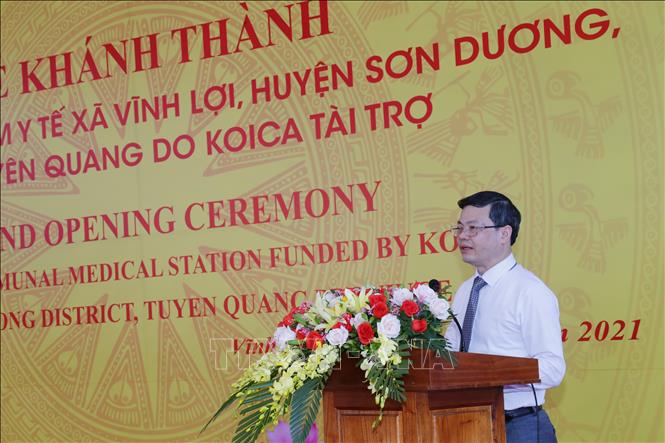 Ông Nguyễn Văn Sơn, Chủ tịch UBND tỉnh Tuyên Quang phát biểu tại lễ khánh thành trạm Y tế xã Vĩnh Lợi (Sơn Dương, Tuyên Quang). Ảnh: Nam Sương - TTXVN