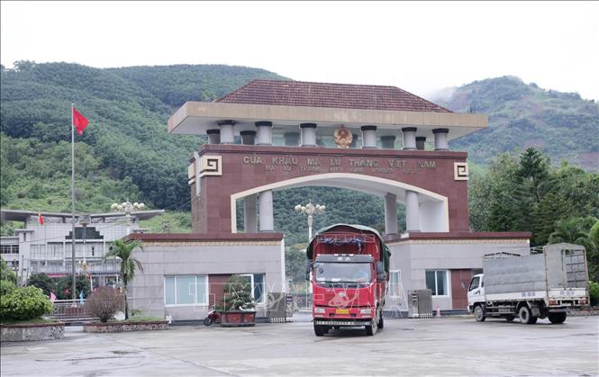 Trong ảnh: Khu vực cửa khẩu Ma Lù Thàng (Lai Châu) được tăng cường kiểm soát hoàng hóa xuất nhập khẩu phòng chống dịch. Ảnh: Quý Trung – TTXVN