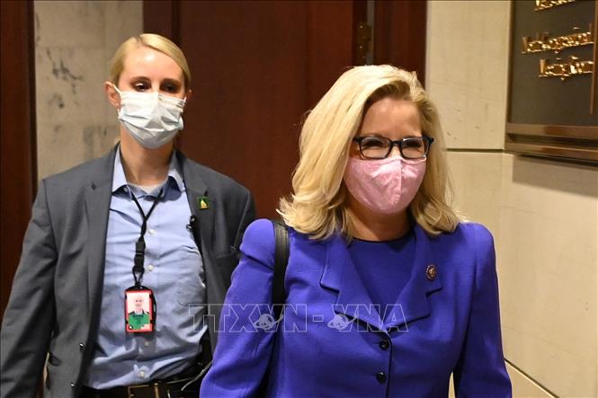 Trong ảnh: Bà Liz Cheney (phải) tới phiên họp Quốc hội Mỹ ở Washington, DC ngày 12/5/2021. Ảnh: AFP/TTXVN