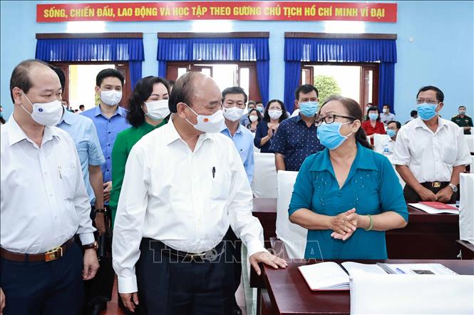 Chủ tịch nước Nguyễn Xuân Phúc tiếp xúc cử tri, vận động ...