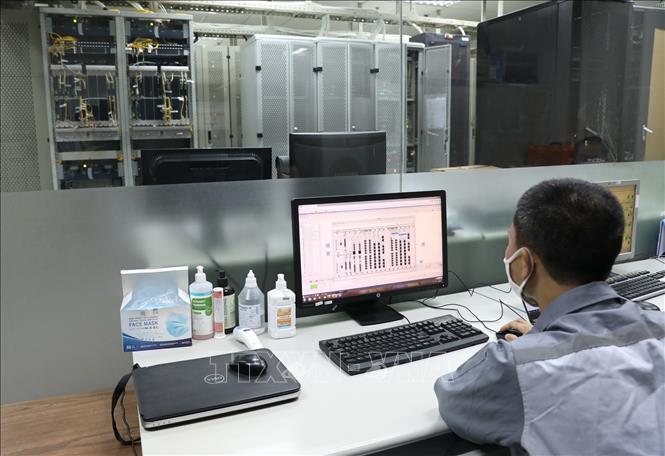 Trong ảnh: Các ca trực đều sử dụng đầy đủ trang thiết bị phòng chống COVID-19. Ảnh: Ngọc Hà - TTXVN
