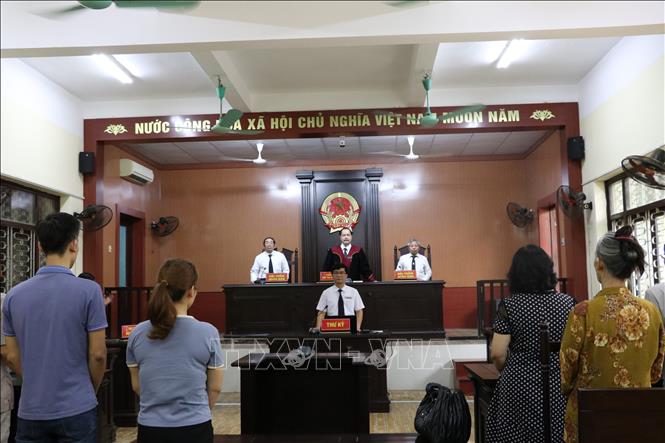Trong ảnh: Quang cảnh phiên tòa. Ảnh: Kim Anh - TTXVN