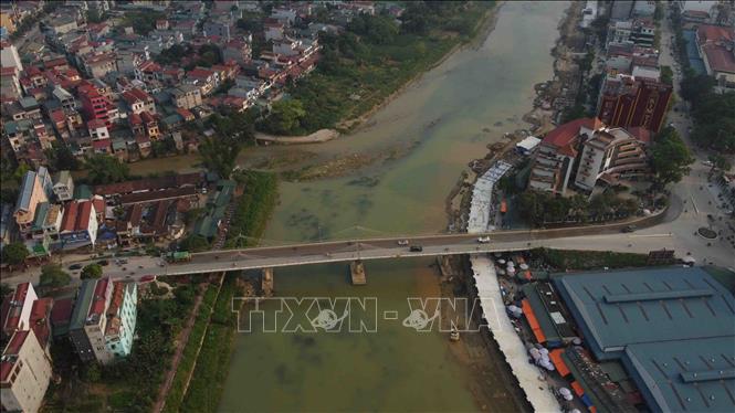 Trong ảnh: Tuyến kè dài 4 km, gồm 3 đoạn. Ảnh: Vũ Sinh - TTXVN