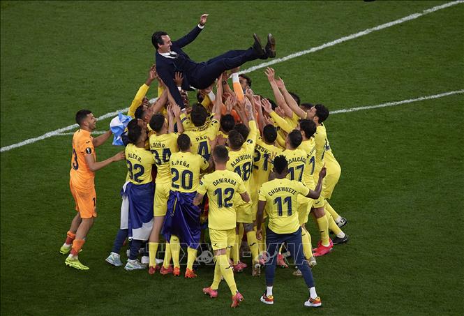 Trong ảnh: Pha ăn mừng chức vô địch UEFA Europa League của các cầu thủ Villarreal sau khi giành chiến thắng trước Manchester United trên sân Gdansk, Ba Lan ngày 26/5/2021. Ảnh: THX/TTXVN