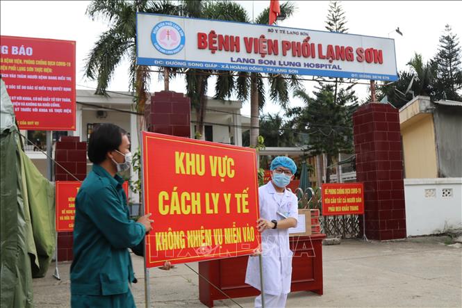 Trong ảnh: Bệnh viện Phổi Lạng Sơn được dỡ bỏ phong tỏa. Ảnh: Quang Duy – TTXVN