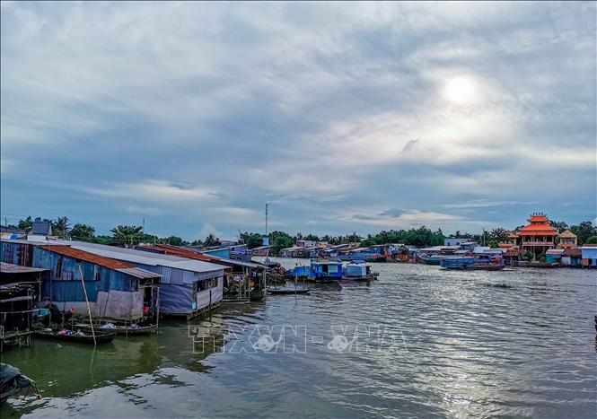 Bờ sông Ô Môn đoạn vàm Thới An, phường Thới An, quận Ô Môn sẽ được làm kè chống sạt lở. Ảnh: Thanh Liêm - TTXVN