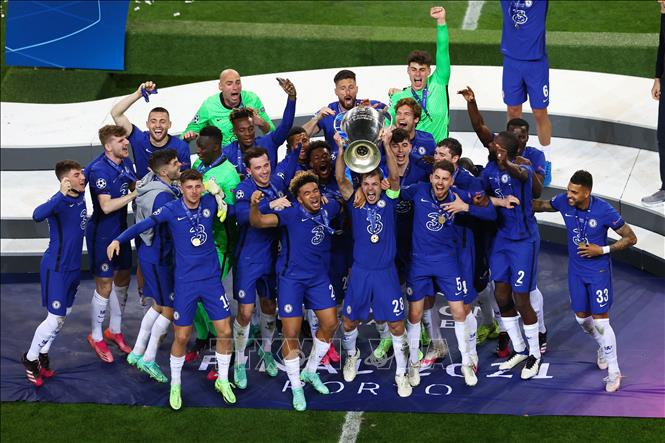Trong ảnh: Niềm vui phút đăng quang UEFA Champions League của các cầu thủ Chelsea tại Porto, Bồ Đào Nha ngày 29/5/2021. Ảnh: AFP/TTXVN  