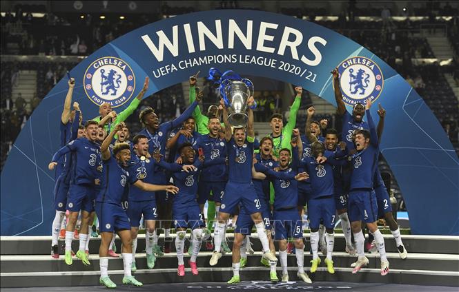 Trong ảnh: Niềm vui phút đăng quang UEFA Champions League của các cầu thủ Chelsea tại Porto, Bồ Đào Nha ngày 29/5/2021. Ảnh: AFP/TTXVN