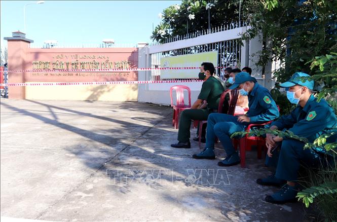 Phong toả Trung tâm Y tế huyện Cần Đước từ 22 giờ ngày 29/5. Ảnh: Thanh Bình-TTXVN