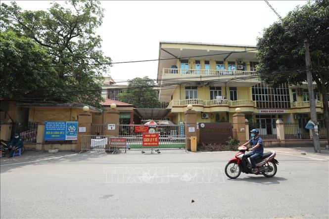 Bệnh viện Bắc Thăng Long tạm dừng tiếp nhận bệnh nhân đến khám và điều trị cho đến khi có thông báo mới. Ảnh: Minh Quyết - TTXVN