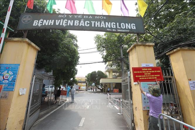Bệnh viện Bắc Thăng Long tạm dừng tiếp nhận bệnh nhân đến khám và điều trị cho đến khi có thông báo mới. Ảnh: Minh Quyết - TTXVN