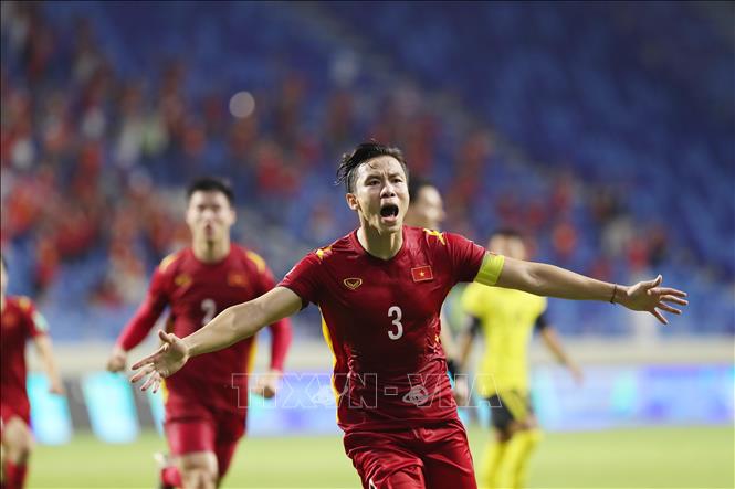 Photo: Captain Que Ngoc Hai makes the 2nd score for Vietnam at the 81st minute. VNA Photo: Hoàng Linh