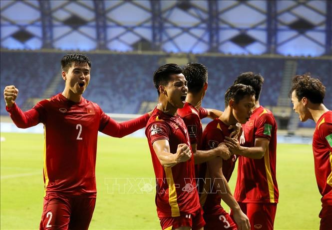 Photo: Vietnamese team celebrate their victory.  VNA Photo: Hoàng Linh