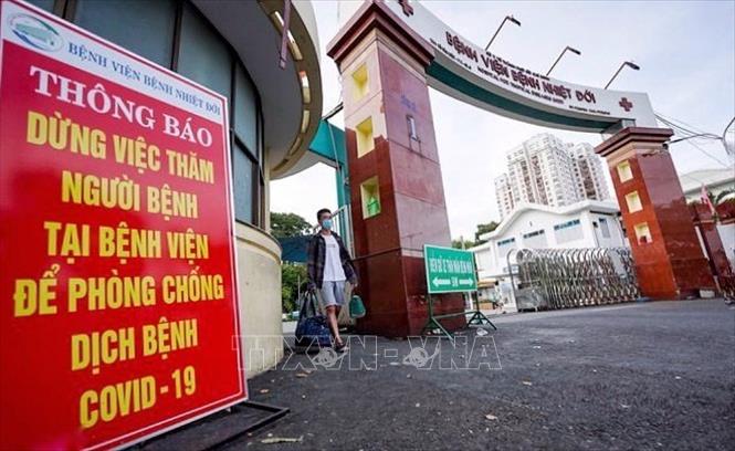 Trong ảnh: Bệnh viện Bệnh nhiệt đới Thành phố Hồ Chí Minh tạm dừng việc thăm người bệnh nhằm phòng, chống dịch COVID-19. Ảnh: Thu Hương - TTXVN
