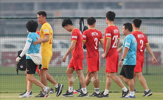 Trong ảnh: Các cầu thủ đội tuyển Việt Nam trong buổi tập ngày 11/6. Ảnh: Hoàng Linh – Pv TTXVN tại UAE
