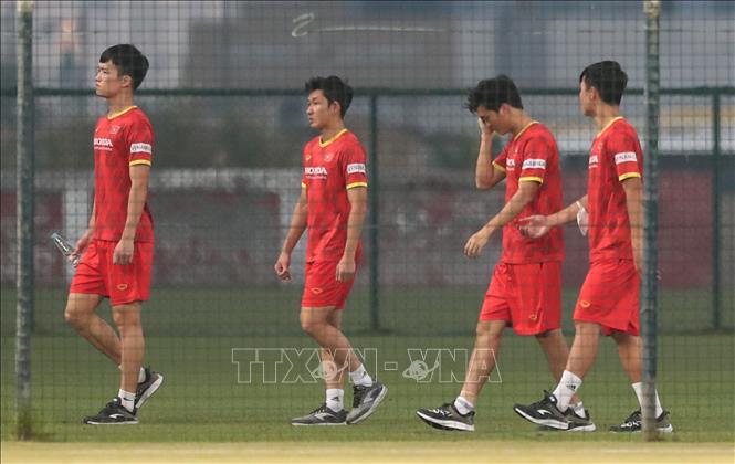 Trong ảnh: Các cầu thủ đội tuyển Việt Nam trong buổi tập ngày 11/6. Ảnh: Hoàng Linh – Pv TTXVN tại UAE