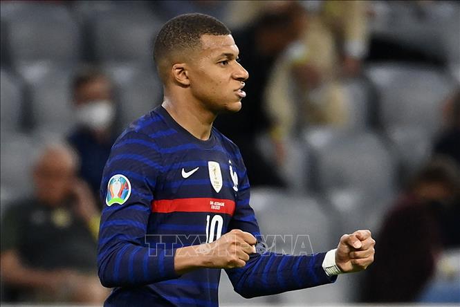 Trong ảnh: Tiền đạo Pháp Kylian Mbappe vui mừng khi đội nhà giành chiến thắng trước tuyển Đức trong trận ra quân tại vòng chung kết EURO 2020 ở Munich (Đức) ngày 15/6/2021. AFP/TTXVN