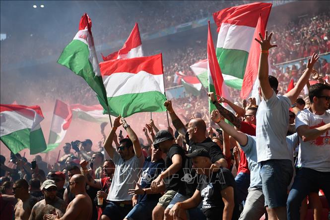 Dù không nhiều ai trông đợi, họ đã chơi rất tốt và làm nên bất ngờ lớn. Sự cổ vũ từ ngay những người hâm mộ sẽ giúp cho đội tuyển Hungary càng cố gắng hơn để tiến xa hơn nữa.