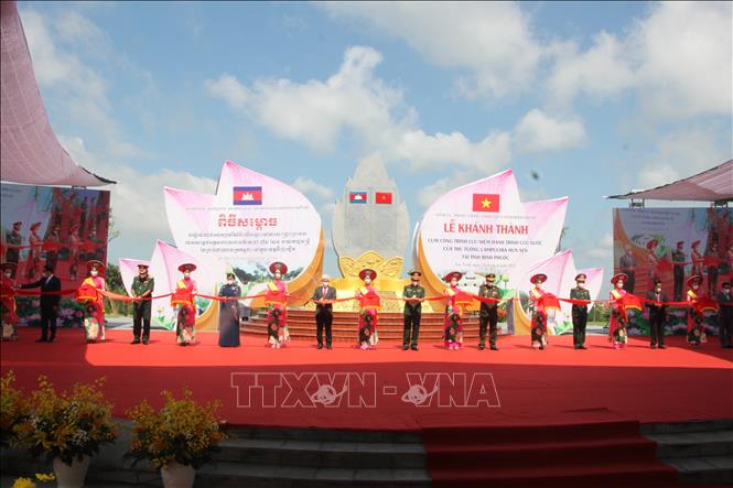 Trong ảnh: Những hoạt động trong ngày khánh thành cụm công trình. Ảnh: K GỬIH -TTXVN