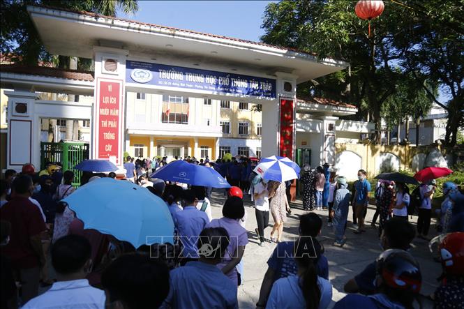 Kỳ tuyển sinh được tổ chức kiểm tra tại trường THCS Tân Trào (thành phố Tuyên Quang). Ảnh: Nam Sương - TTXVN