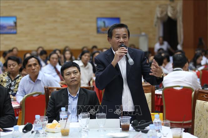 Trong ảnh: Đại diện các doanh nghiệp Campuchia đặt câu hỏi với đại diện của các bộ ngành Việt Nam tại Diễn đàn thúc đẩy Thương mại và Đầu tư Việt Nam - Campuchia năm 2019. Ảnh: Nhóm P/v CQTT TTXVN tại Campuchia.