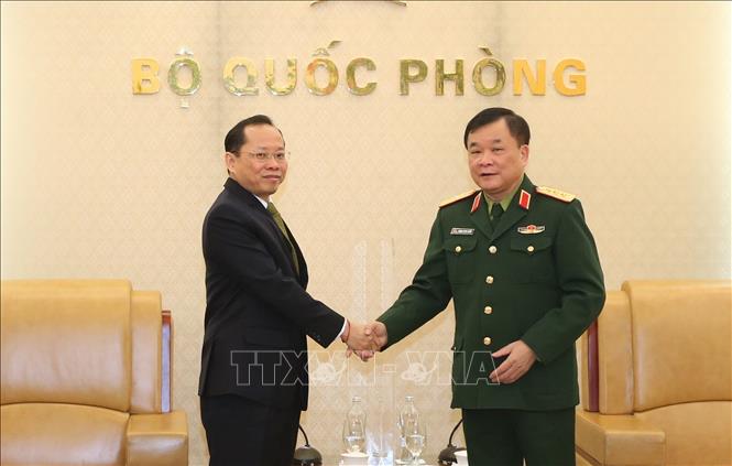 Trong ảnh: Thượng tướng Hoàng Xuân Chiến, Thứ trưởng Bộ Quốc phòng tiếp Ngài Chay Na-vút, Đại sứ đặc mệnh toàn quyền Vương quốc Campuchia và Đại tá Rem Kan, tùy viên Quân sự Campuchia tại Việt Nam (21/12/2020). Ảnh: Hồng Pha - TTXVN phát