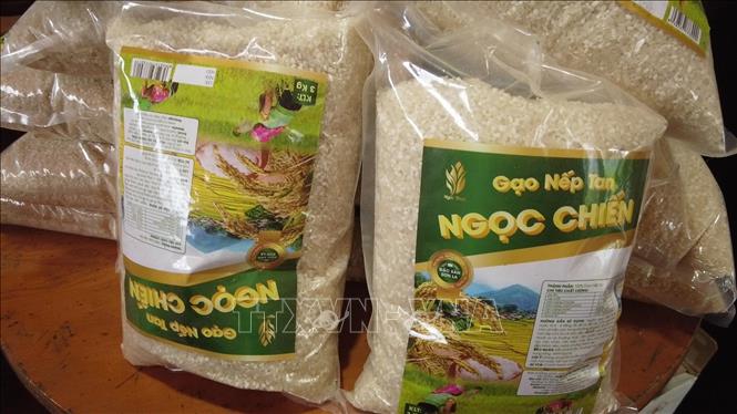 Trong ảnh: Sản phẩm gạo nếp tan Ngọc Chiến, huyện Mường La, tỉnh Sơn La. Ảnh: Nguyễn Cường - TTXVN.