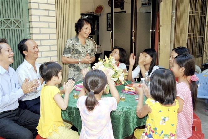 Trong ảnh: Buổi sinh hoạt định kỳ của Câu lạc bộ 