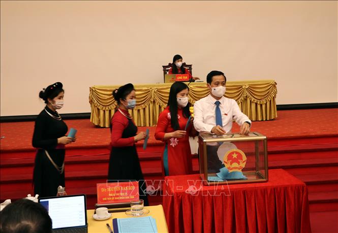 Trong ảnh: Bầu Chủ tịch UBND tỉnh Tuyên Quang nhiệm kỳ 2021 – 2026. Ảnh: Vũ Quang – TTXVN