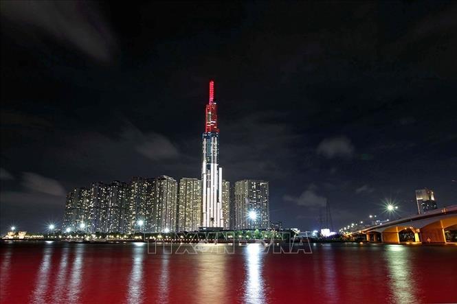 Tòa nhà Landmark 81 (cao nhất Việt Nam) trên đường Nguyễn Hữu Cảnh – cạnh sông Sài Gòn, quận Bình Thạnh, Tp. Hồ Chí Minh. Ảnh: Thanh Vũ - TTXVN