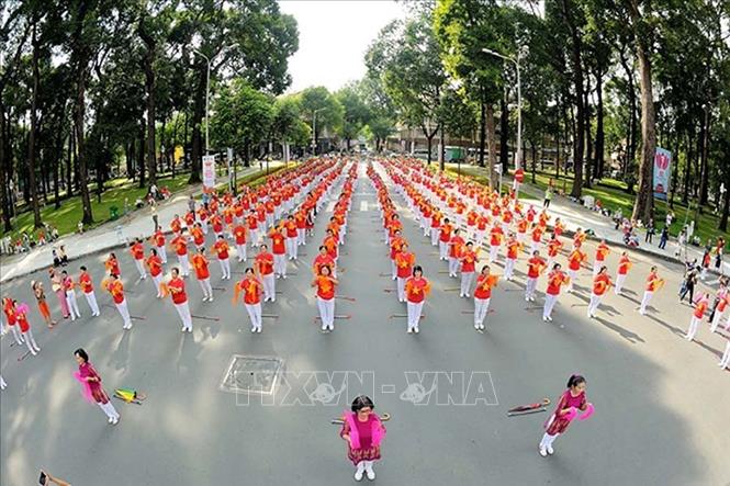 Hội thao “Đồng diễn Thể dục dưỡng sinh dành cho người cao tuổi” Thành phố Hồ Chí Minh năm 2019. Ảnh: Thanh Vũ – TTXVN