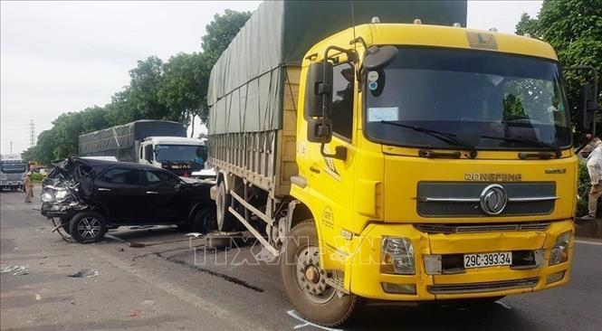 Photo: A multi-car crash on July 2, 2021 on the National Highway 1A's section running through Bim Son town, the central province of Thanh Hoa claims one life and causes many others injured. VNA Photo: Trịnh Duy Hưng