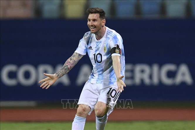 Trong ảnh: Lionel Messi vui mừng sau khi đội nhà giành tấm vé vào bán kết Copa America 2021. Ảnh: AFP/TTXVN