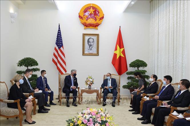 Trong ảnh: Thủ tướng Nguyễn Xuân Phúc tiếp Robert O’Brien, Cố vấn An ninh Quốc gia Hoa Kỳ đang có chuyến thăm chính thức Việt Nam (21/11/2020). Ảnh: Thống Nhất - TTXVN