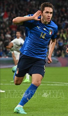 Trong ảnh: Pha ăn mừng bàn thắng mở tỷ số vào lưới tuyển Tây Ban Nha của tiền vệ Italy Federico Chiesa trong trận bán kết EURO 2020 ở Wembley (Anh) ngày 6/7/2021. Ảnh: AFP/TTXVN