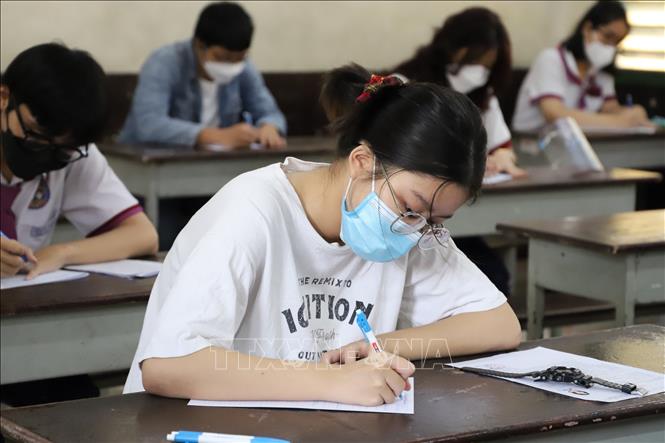 Photo: Students take exams at the Trung Vuong Highschool in Ho Chi Minh City's District 1. VNA Photo
