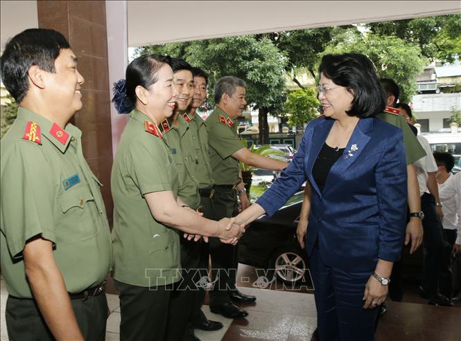 Trong ảnh: Phó Chủ tịch nước Đặng Thị Ngọc Thịnh thăm và làm việc với cán bộ, chiến sỹ Cục An ninh chính trị nội bộ (18/8/2020). Ảnh: Doãn Tấn - TTXVN
