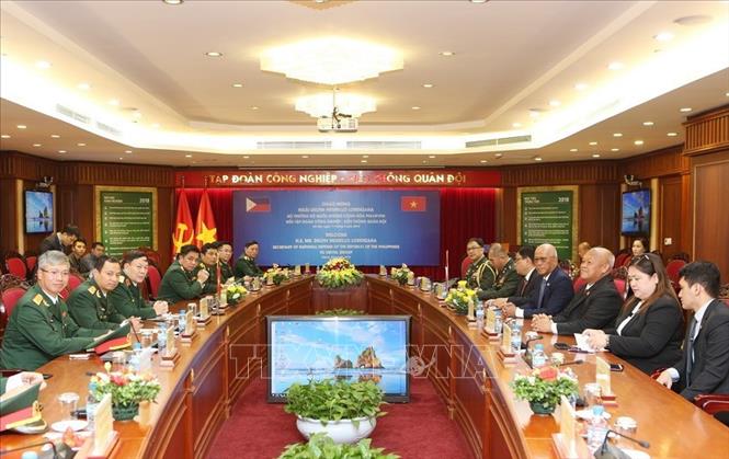 Trong ảnh: Bộ trưởng Quốc Phòng PhilippinesDelfin Negrillo Lorenzana thăm Tập đoàn Công nghiệp - Viễn thông Quân đội. Ảnh: Dương Giang – TTXVN
