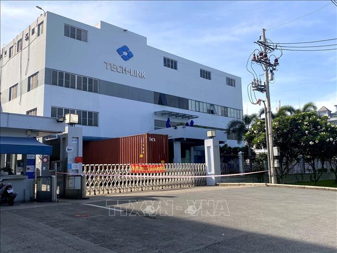 Trong ảnh: Các doanh nghiệp trong Khu chế xuất Tân Thuận có ca nhiễm COVID-19 tạm ngừng hoạt động để phòng dịch. Ảnh: Thanh Vũ - TTXVN
