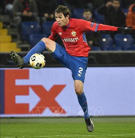 Hậu vệ cánh Mario Fernandes được kì vọng sẽ dẫn dắt đội tuyển Nga tại EURO 2020 nhưng thay vào đó, anh và các đồng đội sớm phải dừng bước ở vòng bảng. Thậm chí, ở trận thắng duy nhất trước Phần Lan, Fernandes đã rời sân giữa hiệp 1 do lo sợ bị chấn thương. Ảnh: AFP/TTXVN