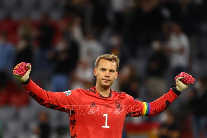 Thủ môn đội tuyển Đức Manuel Neuer không mắc một sai lầm thực sự nào nhưng anh đã để lọt lưới tới 7 bàn chỉ trong 4 trận đấu tại EURO 2020. Ảnh: AFP/TTXVN