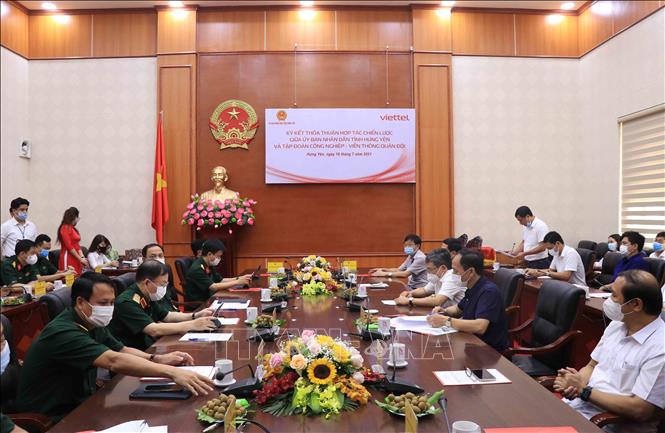 Trong ảnh: Quang cảnh buổi làm việc. Ảnh: Đinh Tuấn - TTXVN