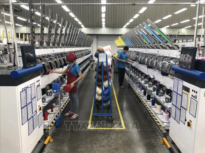 Không khí sản xuất  bên trong nhà máy Gunzetal Việt Nam vẫn diễn ra nhịp nhàng, đúng quy cũ, ổn định