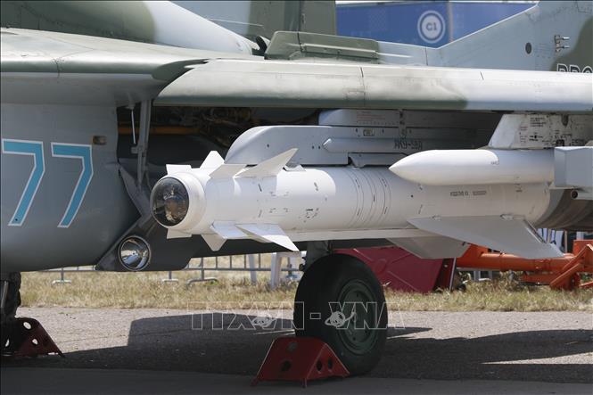 Trong ảnh: Máy bay chiến đấu và vũ khi đi kèm được trưng bày tại triển lãm MAKS 2021. Ảnh: Duy Trinh - PV TTXVN tại Nga