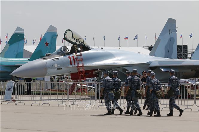 Trong ảnh: Máy bay chiến đấu của không quân vũ trụ Nga trưng bày tại sân bay Zhukovsky. Ảnh: Trần Hiếu - PV TTXVN tại Nga